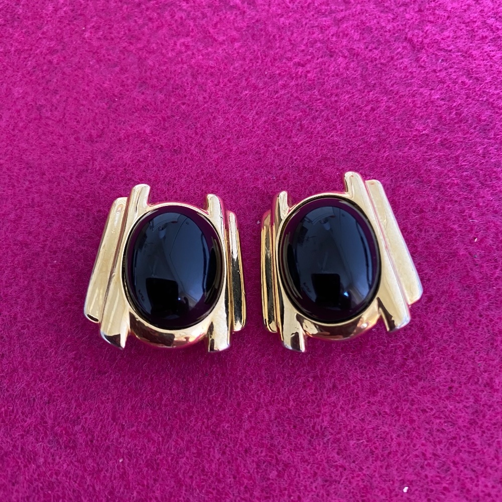 Crown Trifari Vintage Goldtone and Black Clip On Earrings